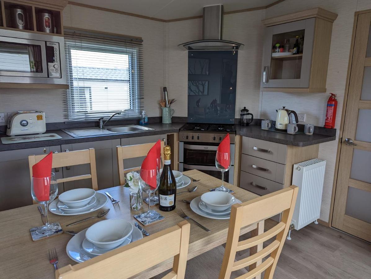 Peaceful Homely Caravan In Lovely Cul De Sac 1 Dog Welcome On Request Littlesea Haven Weymouth Wyke Regis エクステリア 写真